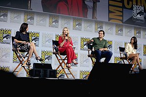 Шоураннер и исполнители главных ролей на San Diego Comic-Con International в июле 2019-го