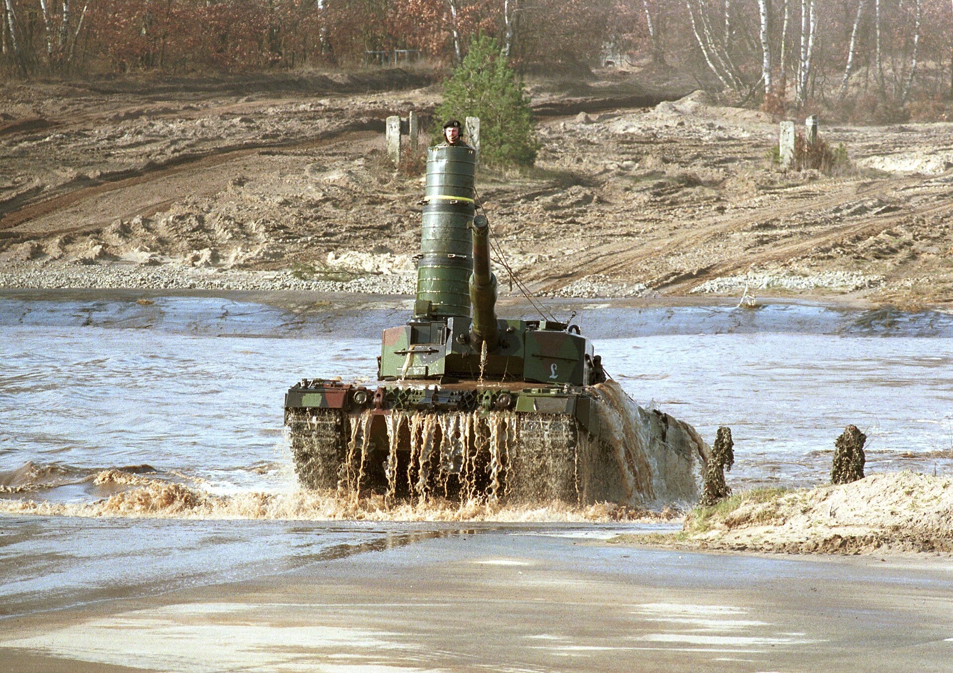 1920px-Leopard_2A4_-_Turm