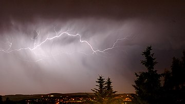 Lightning cloud to cloud (aka).jpg