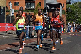 Tsegaye Mekonnen (midden) in 2014