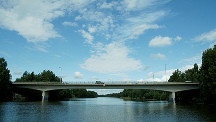 The Luotsinmäki Bridge on the national road 8 (E8) over the Kokemäki River (Kokemäenjoki) in Pori.