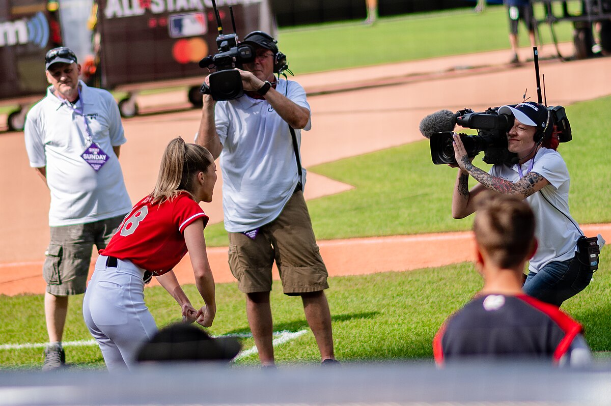 File:MLB All-Star Celebrity Softball Game (48250783336).jpg - Wikimedia  Commons