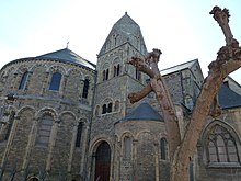 2 girls, 1 guy on a tour in Maastricht