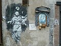 Madonna con pistola, Naples