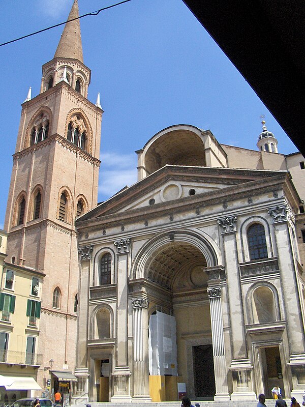 Basilica di S. Andrea Apostolo (Co-cathedral)