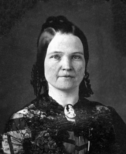 File:Mary Todd Lincoln 1846-1847 restored cropped.png