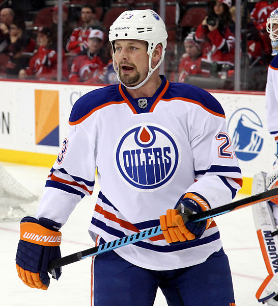 File:Matt Hendricks - Edmonton Oilers.jpg