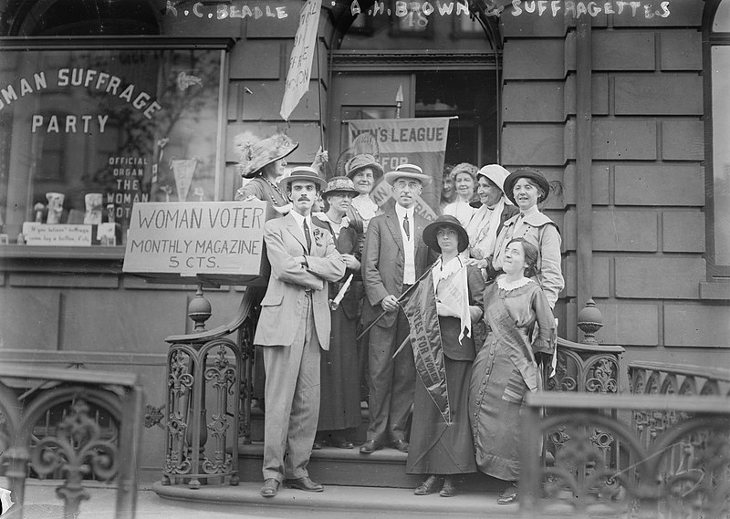 File:Members of the Men's League for Woman Suffrage in New York at the Woman's Suffrage Party of Manhattan headquarters.jpg
