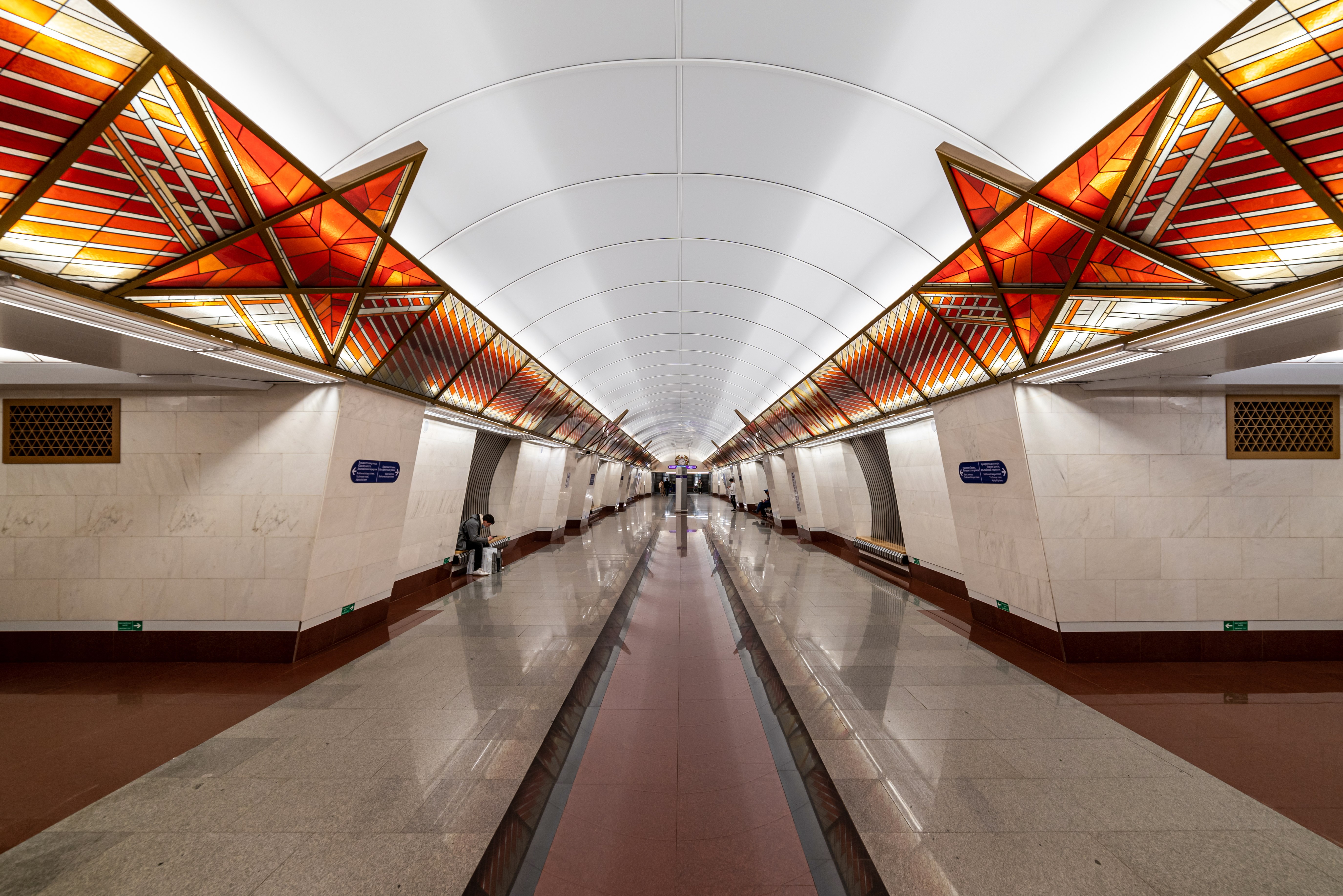 Слава спб. Станция метро проспект славы. Проспект славы метро. Метро проспект славы Санкт-Петербург. Станция метро проспект славы в Санкт-Петербурге.