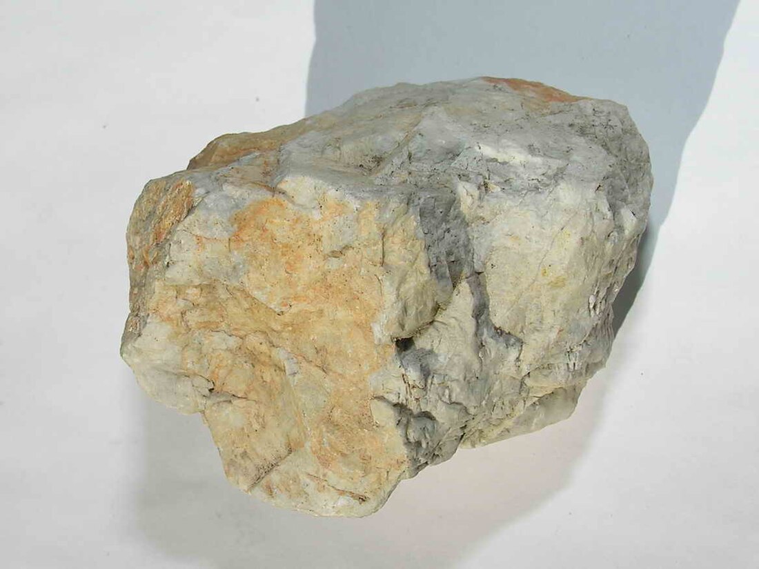 File:Mineral Ambligonita GDFL032.jpg