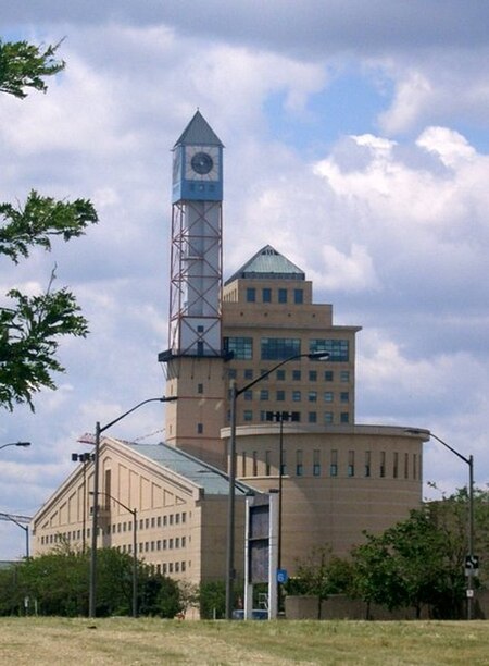 Mississauga city hall 2005