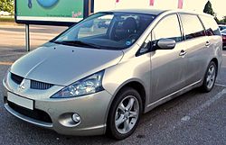 Mitsubishi Grandis front 20070913.jpg