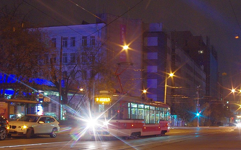 File:Moscow tram 2400 VarioLF 2014 (15228610215).jpg