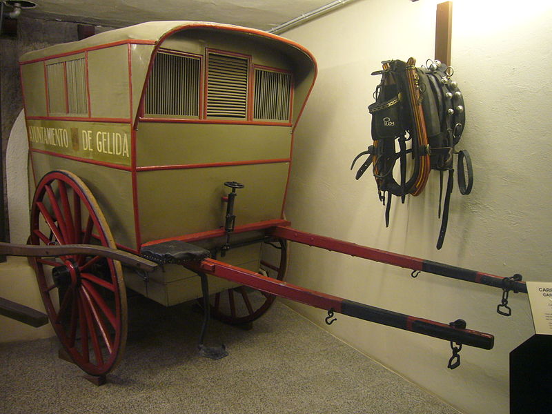 File:Museu del Traginer (Igualada) - Carro de la carn de la vila de Gelida.JPG