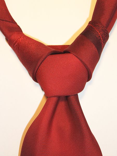 File:Necktie Merovingian knot.jpg