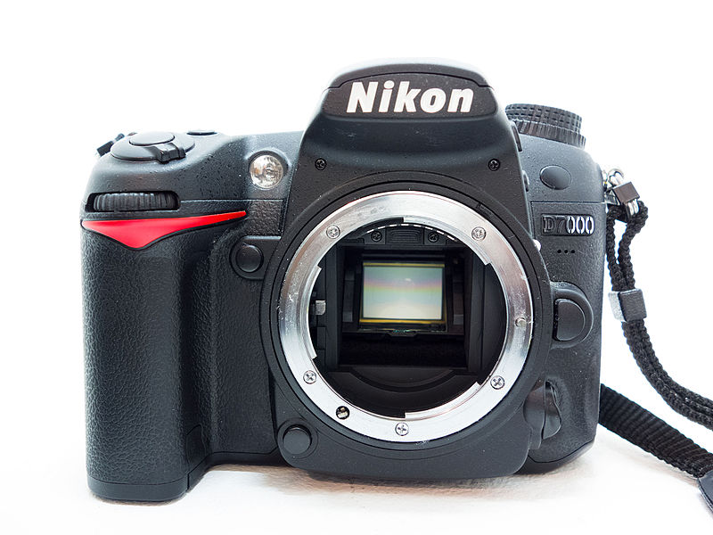 File:Nikon D7000 (15478693081).jpg