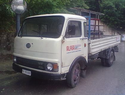  Serie OM X  camion 420px-OM_pick-up_truck_in_Avellino