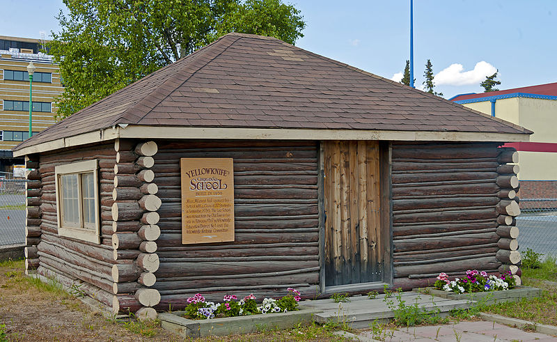 File:Old Log Cabin School, Yellowknife, NT.jpg