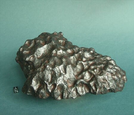 Tập_tin:Oriented_Campo_meteorite.jpg