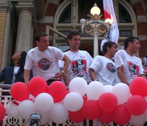 Heitinga (right, with Urby Emanuelson, Wesley Sneijder, Maarten Stekelenburg, and Zdeněk Grygera) played for Ajax from 2001 to 2008.