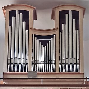 Ottobrunn, Kath. St. Otto (Kerssenbrock-Orgel, Prospekt) (11).jpg