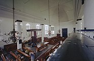 Interieur met preekstoel