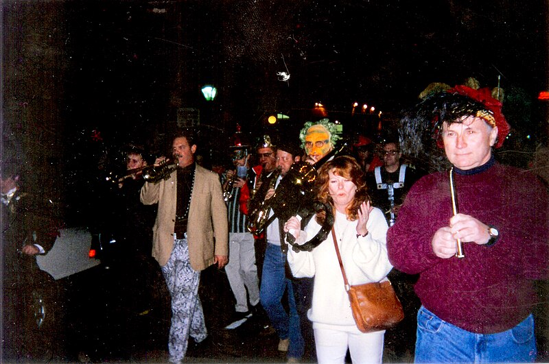 File:Pair-a-Dice Tumblers at night 1990s New Orleans.jpg