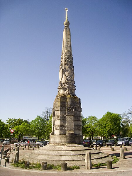 File:Paris, Bois de Vincennes, Pyramide 02.jpg