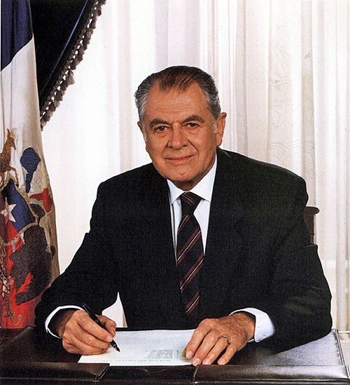 Aylwin in his office, 1990