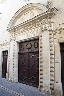 Fichier:Pezenas_porte_theatre.JPG