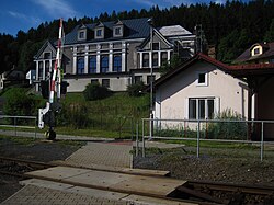 Železniční zastávka a sokolovna čp. 140
