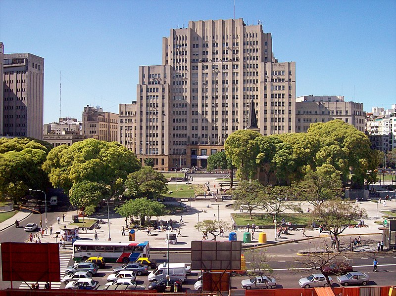 File:Plaza Houssay Av Córdoba Facultad Medicina.jpg