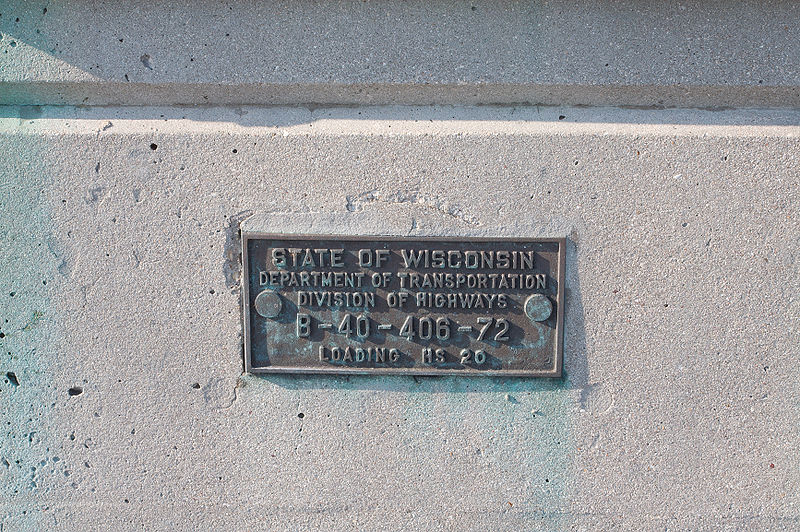 File:Pleasant St Bridge plaque 9610.jpg