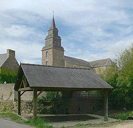 Lavoir (openbare wasplaats) en Église Saint-Pierre