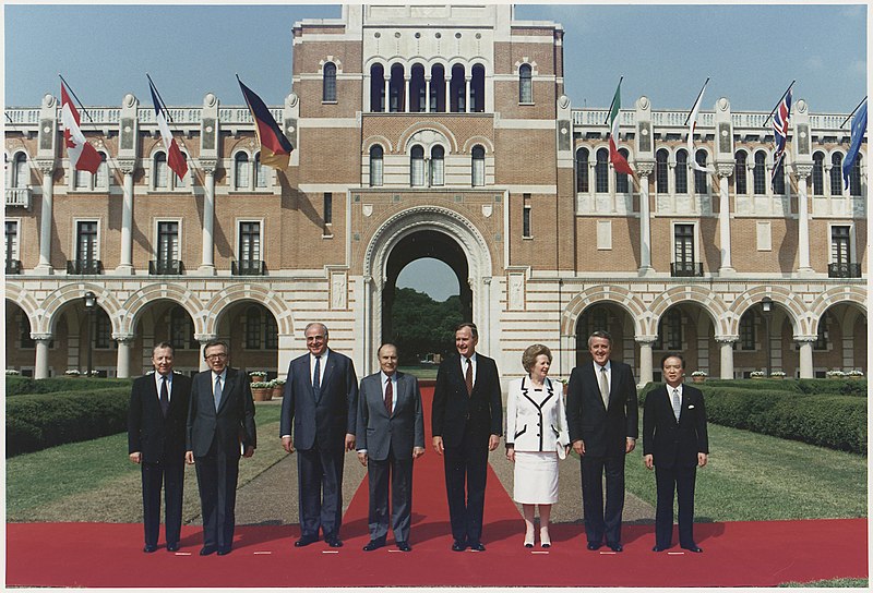 File:President George H. W. Bush meets with world leaders at the Economic Summit in Houston, Texas.jpg