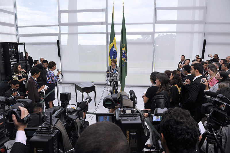 File:Presidente da República Dilma Rousseff concede entrevista (16223147623).jpg