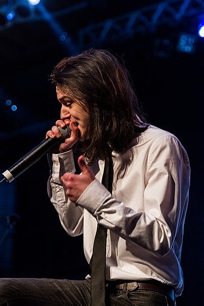 File:Pretty Useless - Schüler Rockfestival 2015-6279.jpg