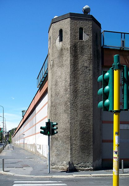 File:Prison in Milan.jpg