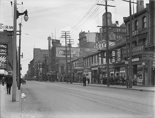 Streetscape and people on terrace, Queen Street West, Toronto, Ontario,  Stock Photo, Picture And Rights Managed Image. Pic. FLI-FZ1757