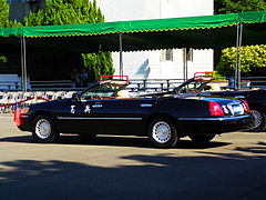 2000-2002 Lincoln Town Car Executive L converted to 4-door convertible in Taiwan (profile showing longer rear doors)