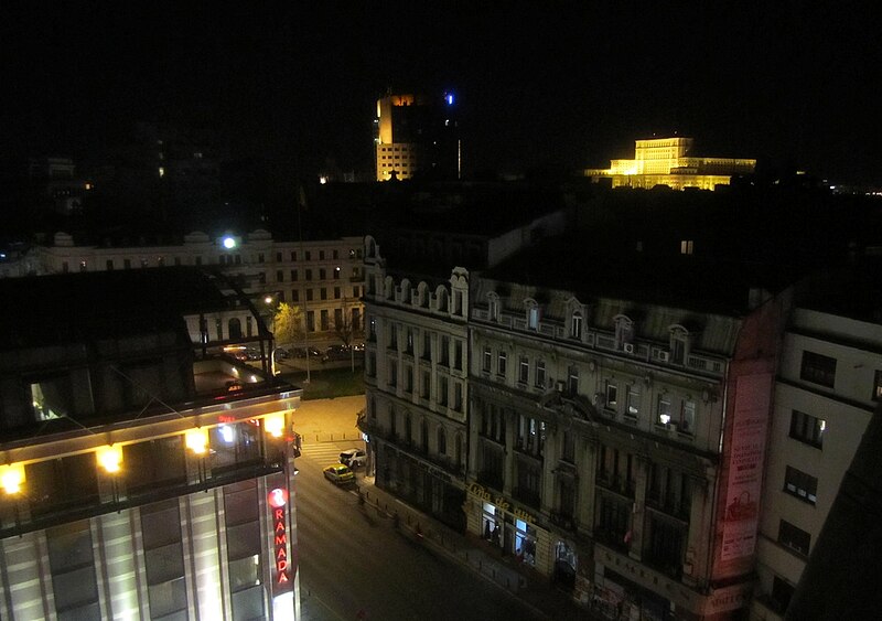 File:Regina Elisabeta boulevard Palace of Parliament night Bucharest Bucuresti Romania.JPG