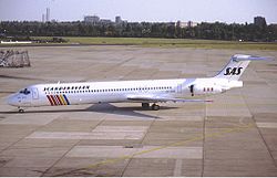 SAS McDonnell Douglas MD-81 (DC-9-81) OY-KHO KvW-1.jpg