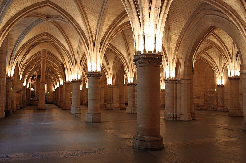 File:Salle des gens darmes conciergerie.jpg