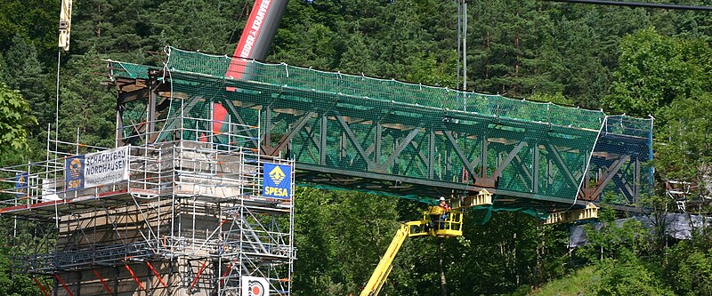 File:Sanierung Eisenbahnbrücke Angelroda 13.jpg