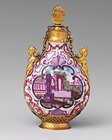 Scent bottle MET DP166685 (cropped).jpg