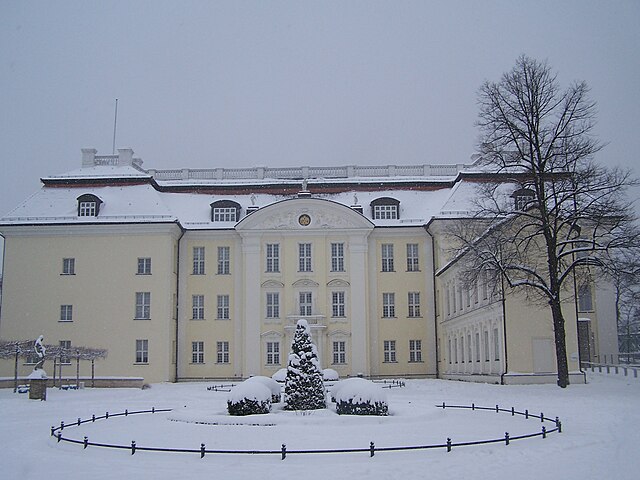 640px-Schloss_KÃ¶penick_in_the_snow4.jpg (640Ã480)