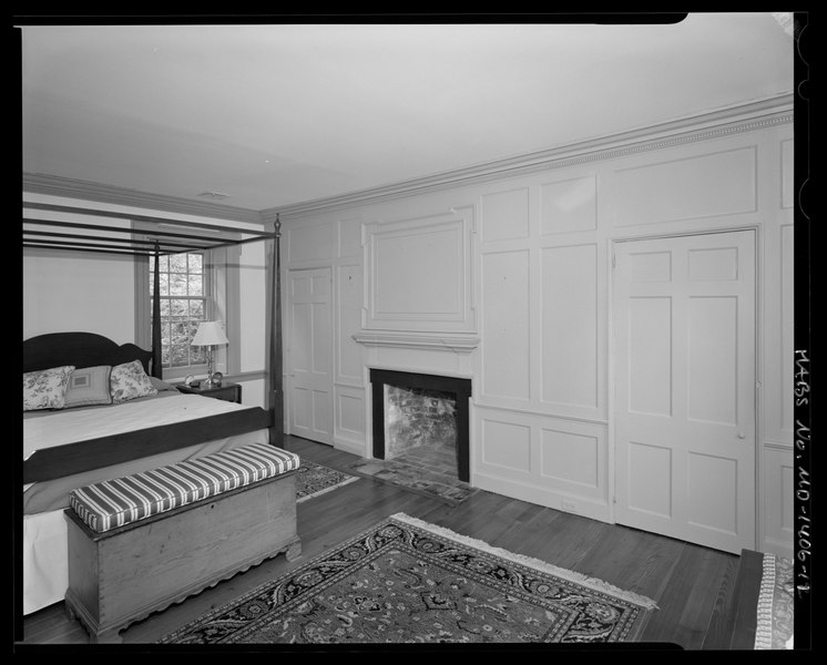 File:Second floor east chamber from southwest. Note original paneling. - Wharf House, 510 Chesterfield Avenue, Centreville, Queen Anne's County, MD HABS MD-1406-11.tif