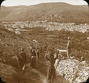 Shechem and Mount Gerizim (4879170359).jpg