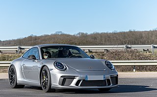 Silver 2018 Porsche 991 GT3 Touring (46518895425)