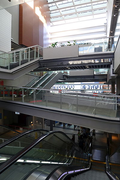 File:Siu Sai Wan Complex Atrium 2015.jpg